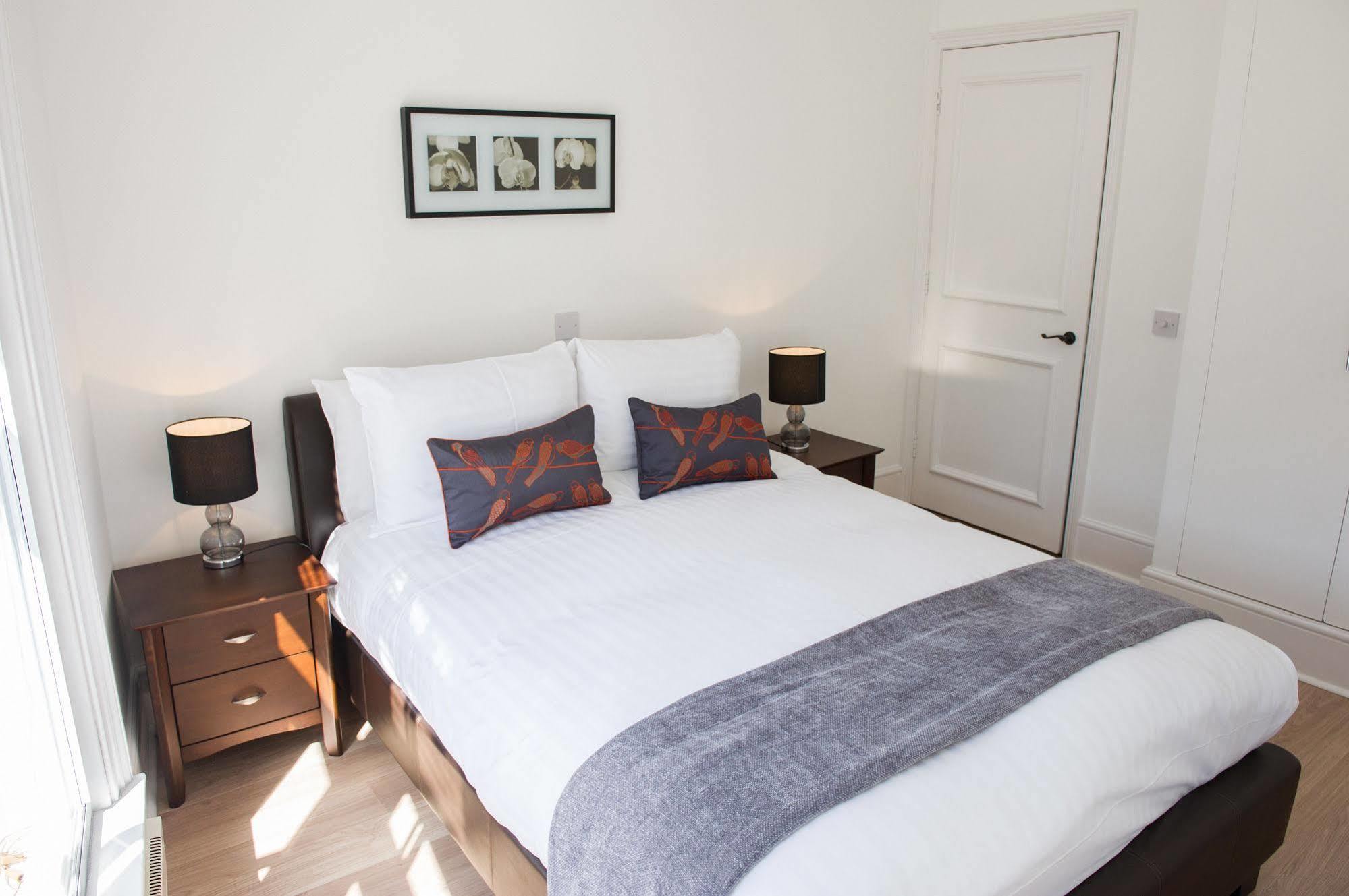 West End One Apartments Londra Dış mekan fotoğraf